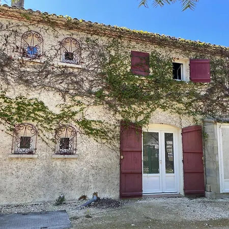 Dom wakacyjny Maison De Caractere Avec Jardin