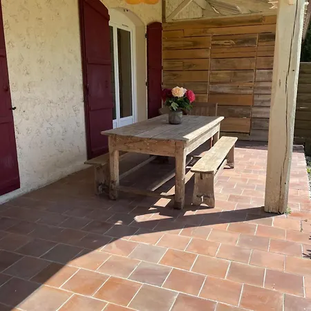 Maison De Caractere Avec Jardin Jarnac