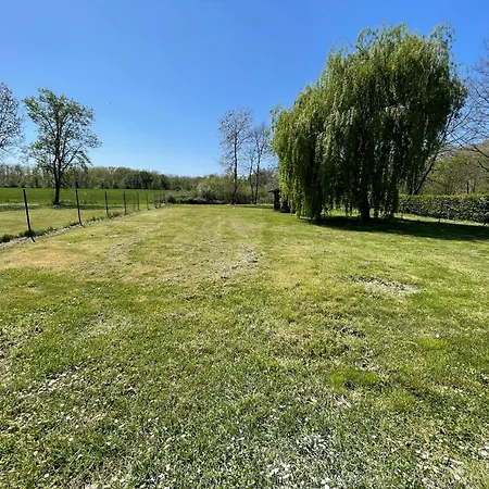 Dom wakacyjny Maison De Caractere Avec Jardin